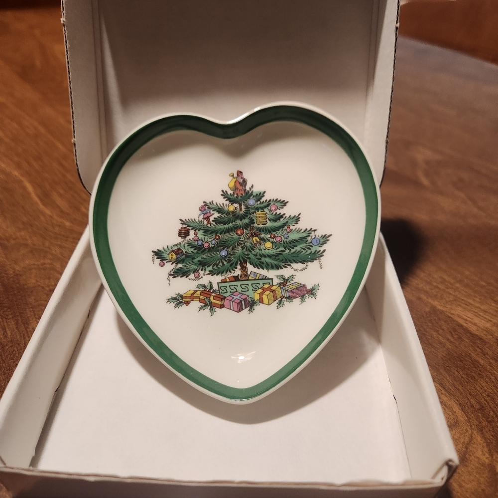 NIB Spode Heart-Shaped Christmas Tree Dish 4in